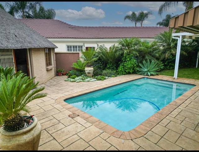 4 BEDROOM HOUSE FOR SALE IN AMBERFIELD GLEN